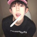 1qm65kvuo2u8yXAw-HB